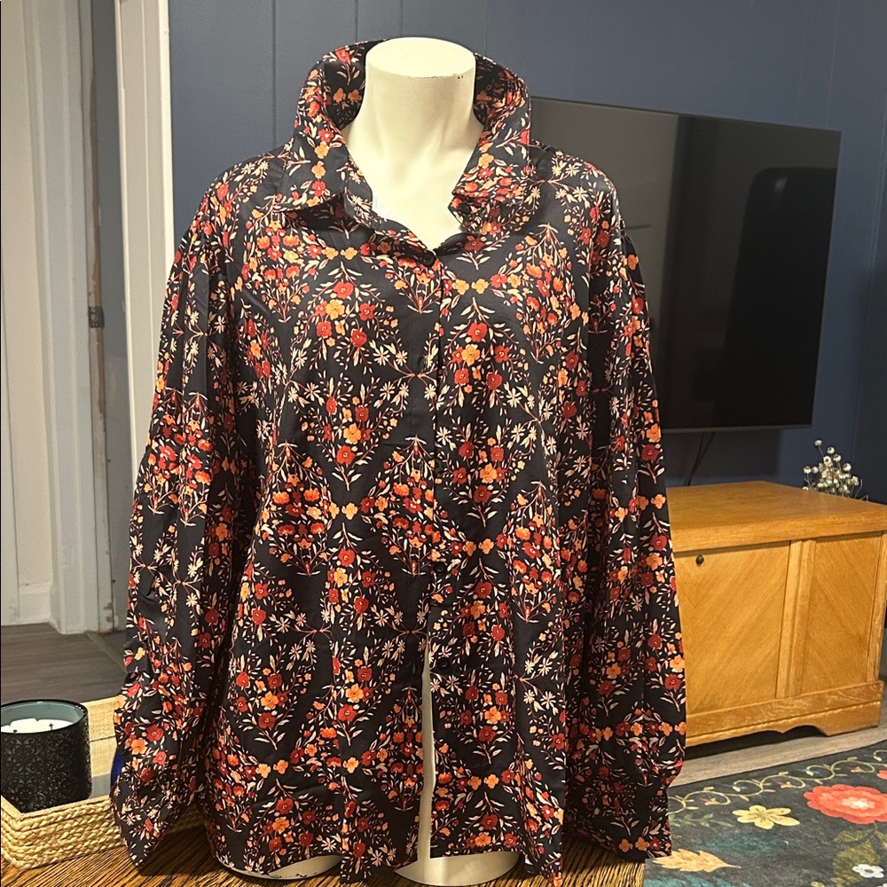 Floral Button-Up Blouse - Picture 2 of 4